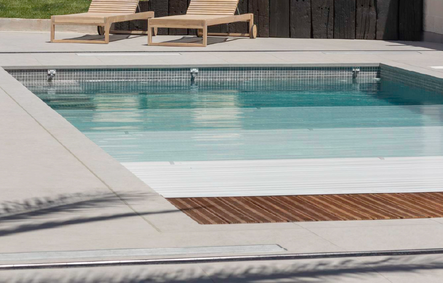 Terjesenbadet med stilren dusjløsning og moderne detaljer 
